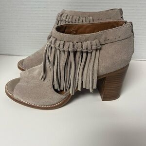 Sbicca Taupe Fringed Peep-Toe Ankle Booties Size 8